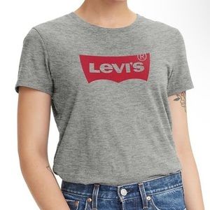 Levi’s gray T-shirt